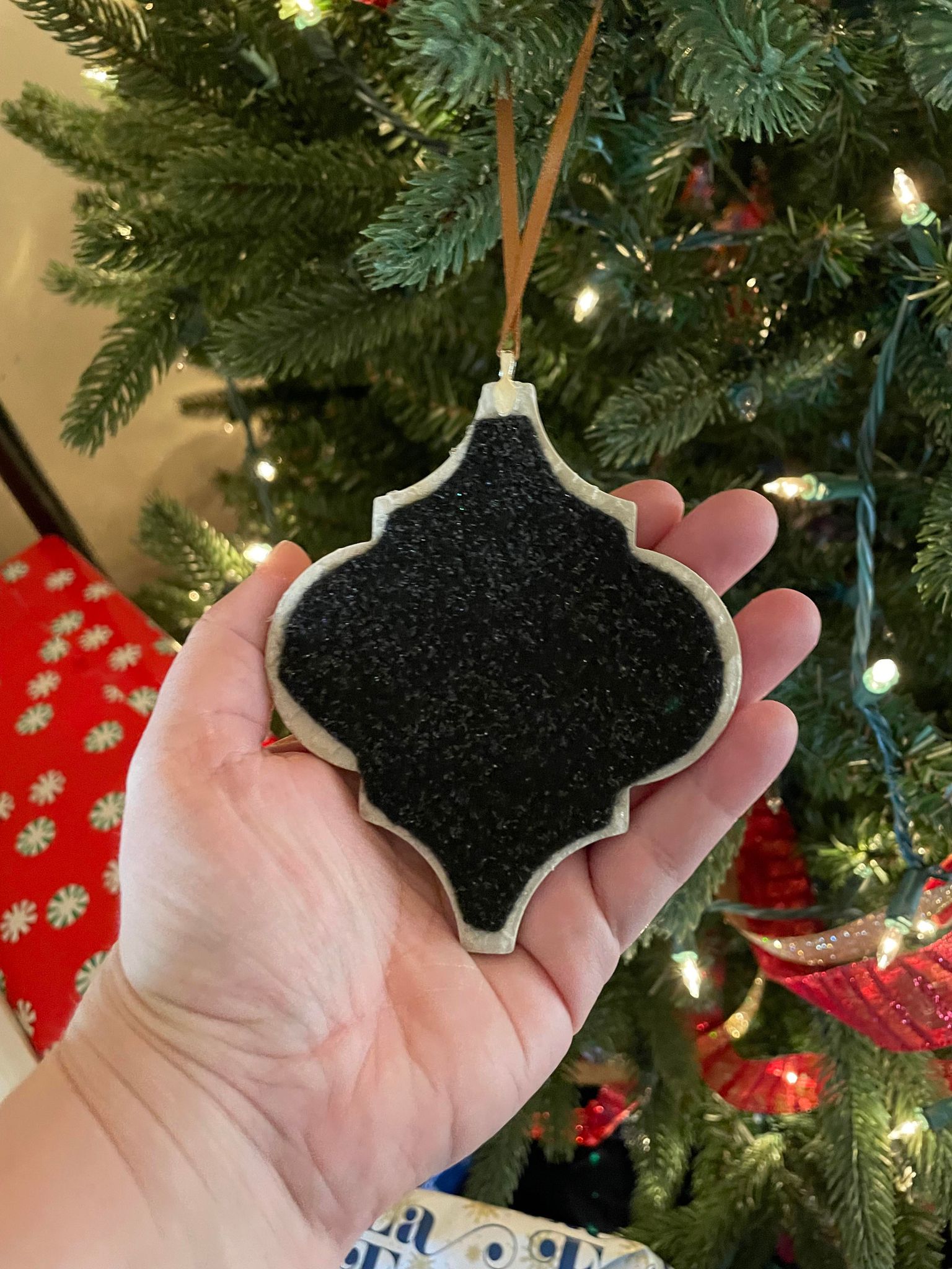 Create tile ornaments for your Christmas Tree!